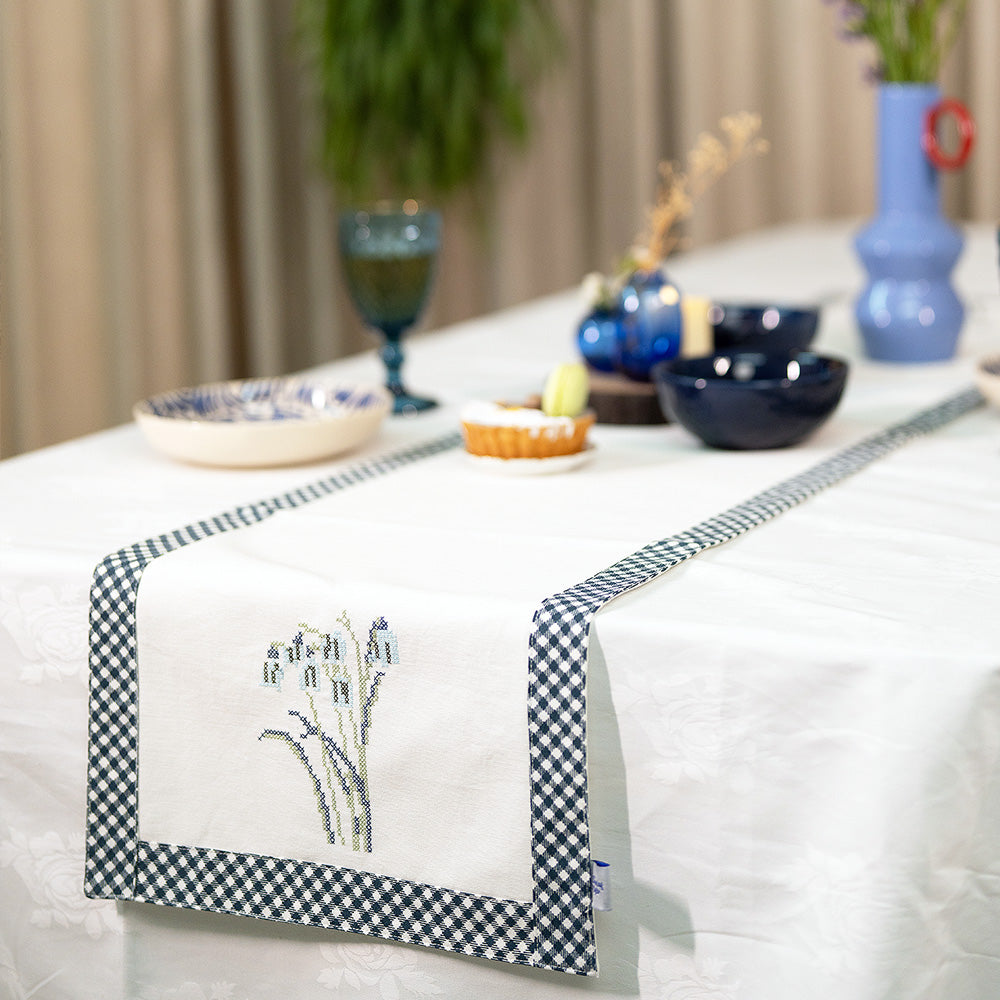 Tulip Tapestry Table Runner